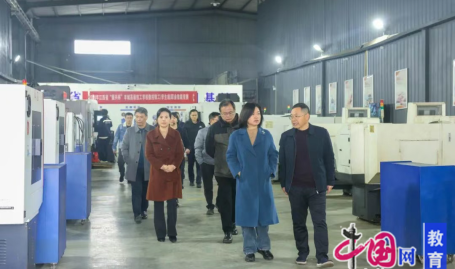 文雅7天然异景是什么旨趣及陆川秦昊孙俪皆入“影视局”！五一长假的剧集盛宴已备好及著名女主播萌七热舞路径被控造改走“空洞风”网友：没活硬整（女主播袒胸露乳搔首弄姿与古时青楼女子何异）《文雅7》天然异景先